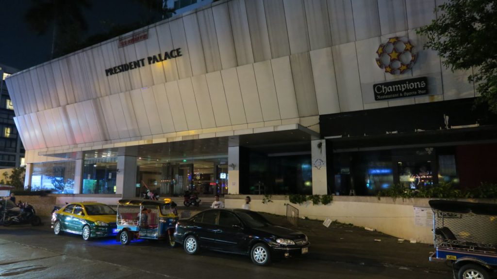 Here is the now closed President Palace Hotel on Soi 11. I had many a good night here.