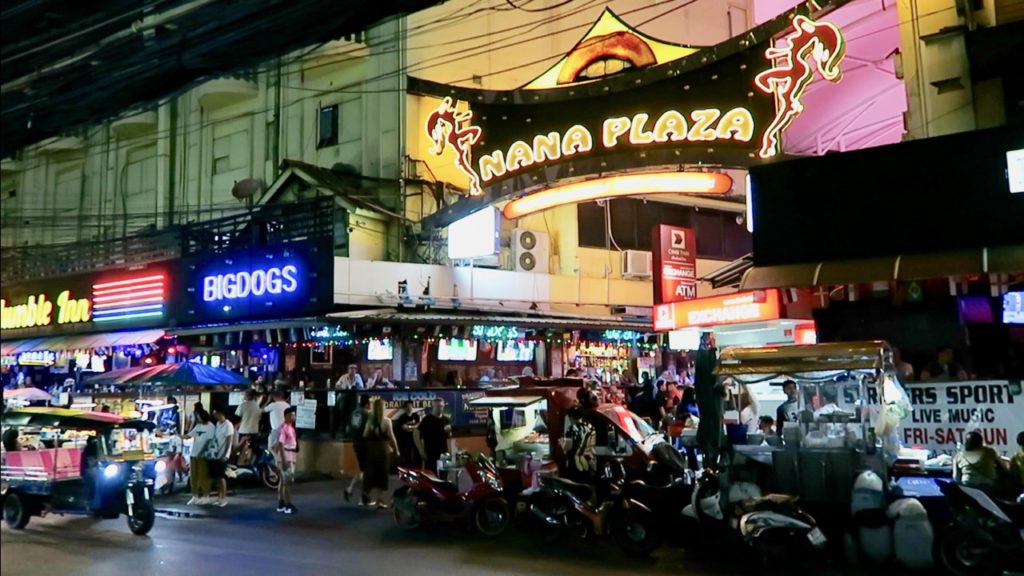 Bangkok Hotels – Where to Stay near Nana Plaza?